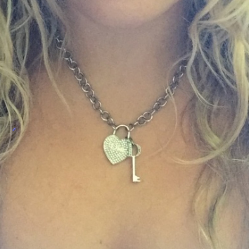 ❌SOLD❌Authentic heart Dior Necklace❌SOLD❌ - Picture 2 of 6